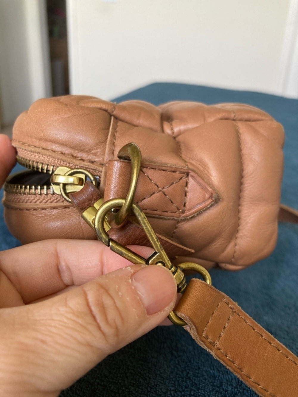 Madewell The Transport Camera Bag: Puff Edition - Picture 16 of 16